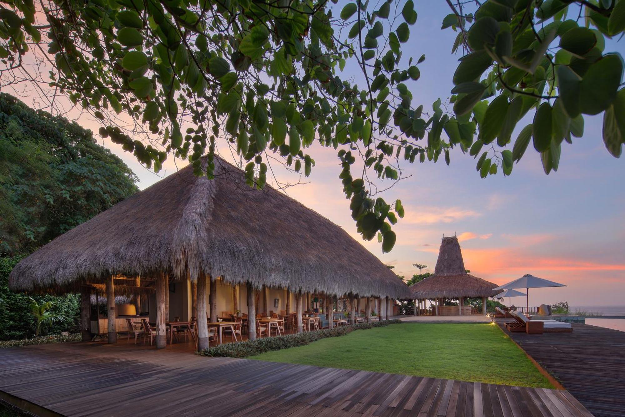 เลเลวาตู รีสอร์ต ซุมบา Hotel Watukarere ภายนอก รูปภาพ